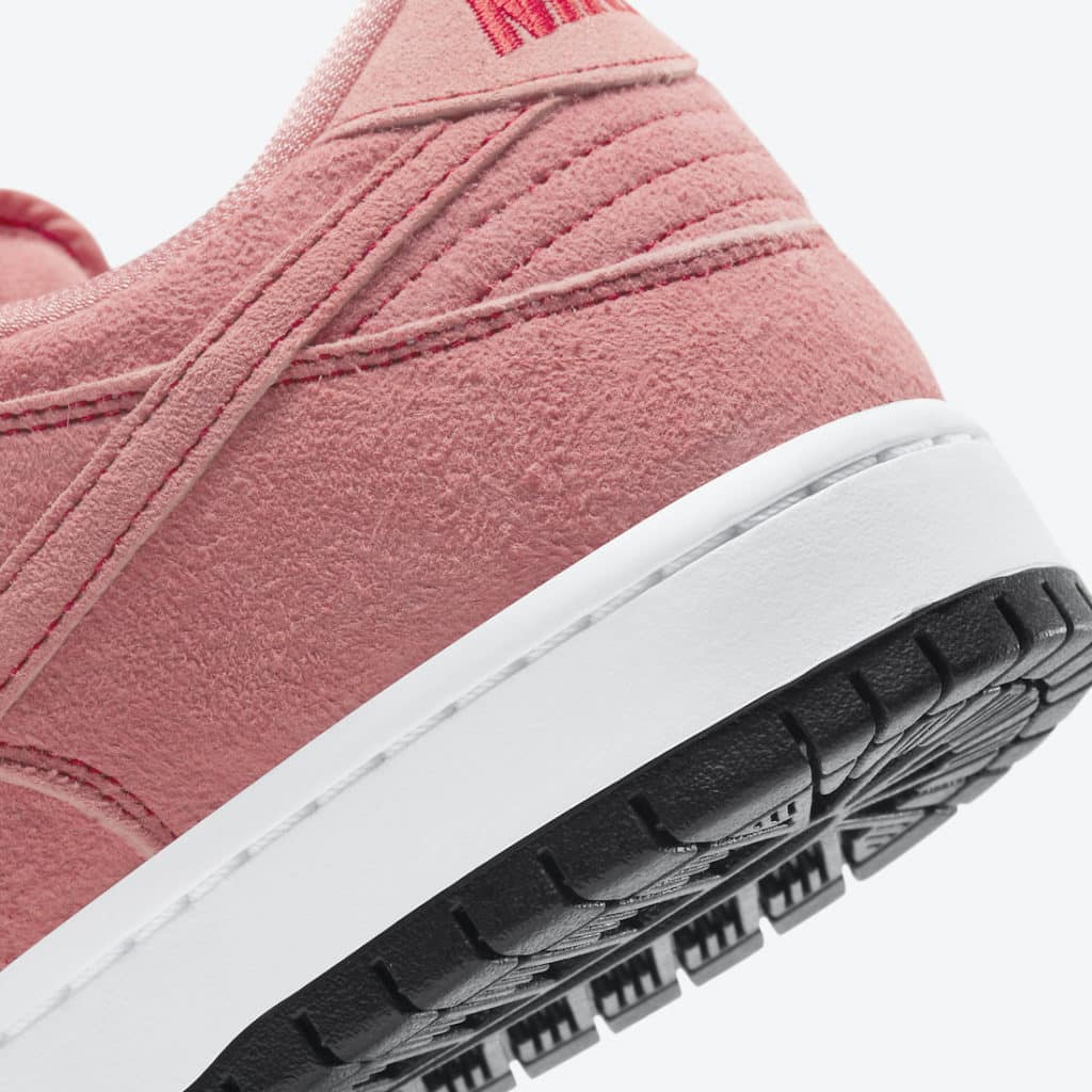 Nike SB Dunk Low Pro PRM Atomix Pink“Pink Pig”